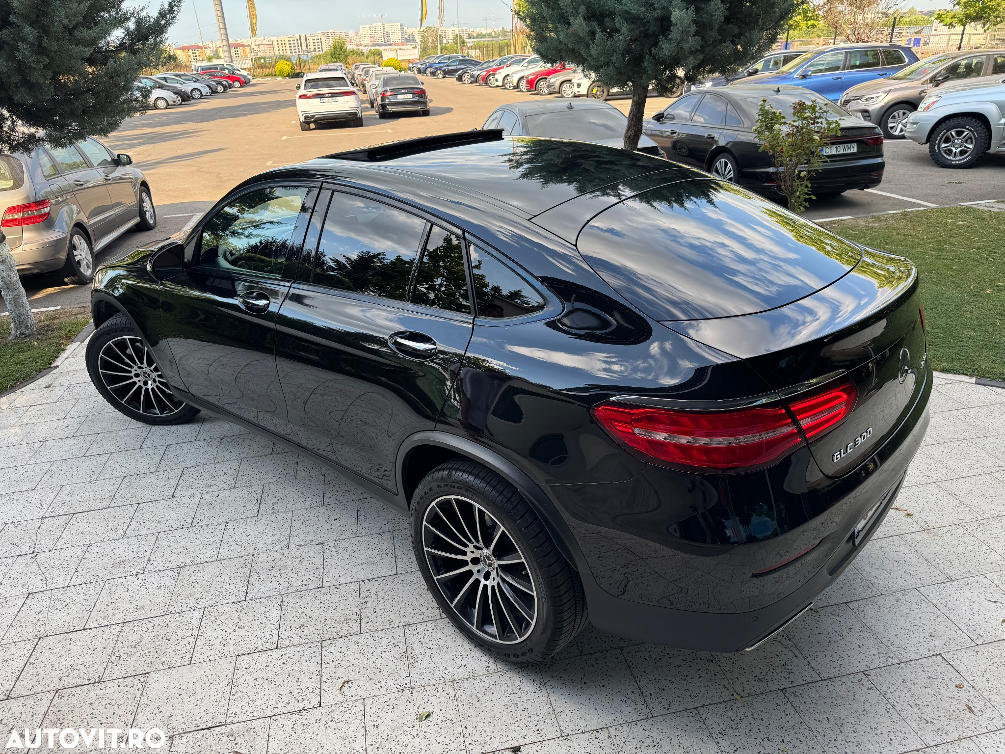 Mercedes-Benz GLC Coupe 300 4MATIC - 4