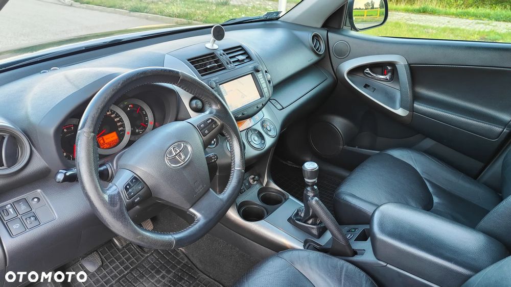 Toyota RAV4 2.2 D-CAT Premium - 9