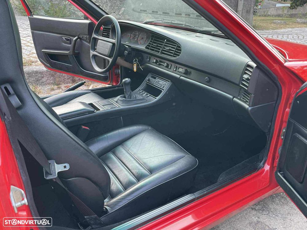 Porsche 944 Turbo - 13