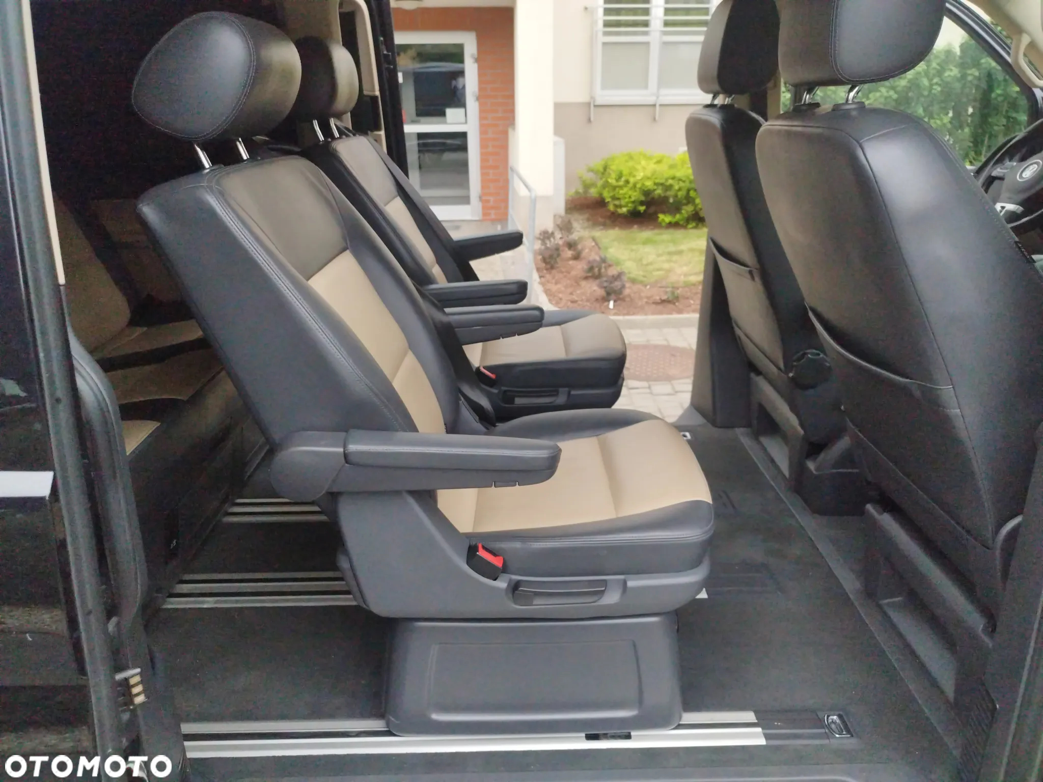 Volkswagen Multivan - 17