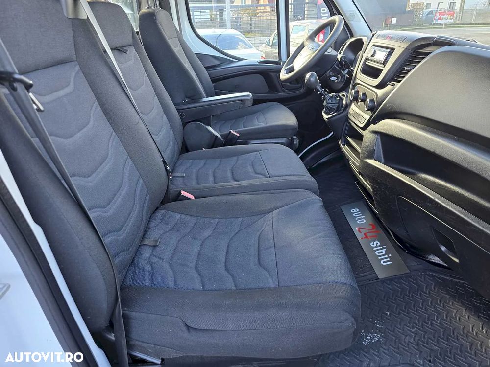 Iveco Daily 3000 cmc benaCantoni 3.2 m,basculabila 3 parti pe cutia viteze,diferential blocabil punte spate. 2018. - 25