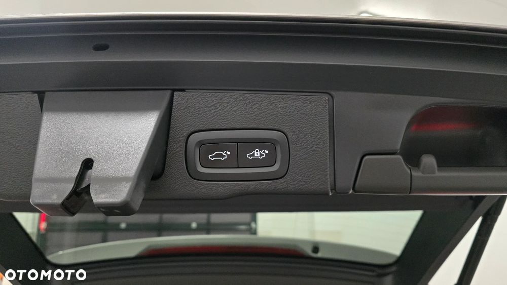 Volvo XC 60 B4 D Geartronic RDesign - 11