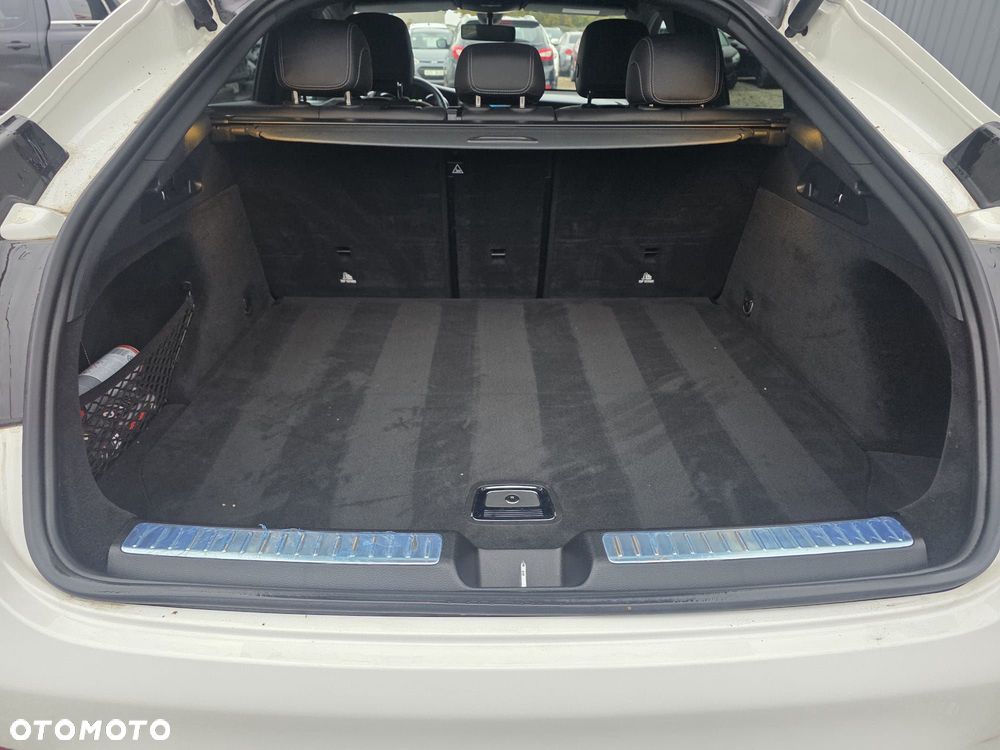 Mercedes-Benz GLC - 27