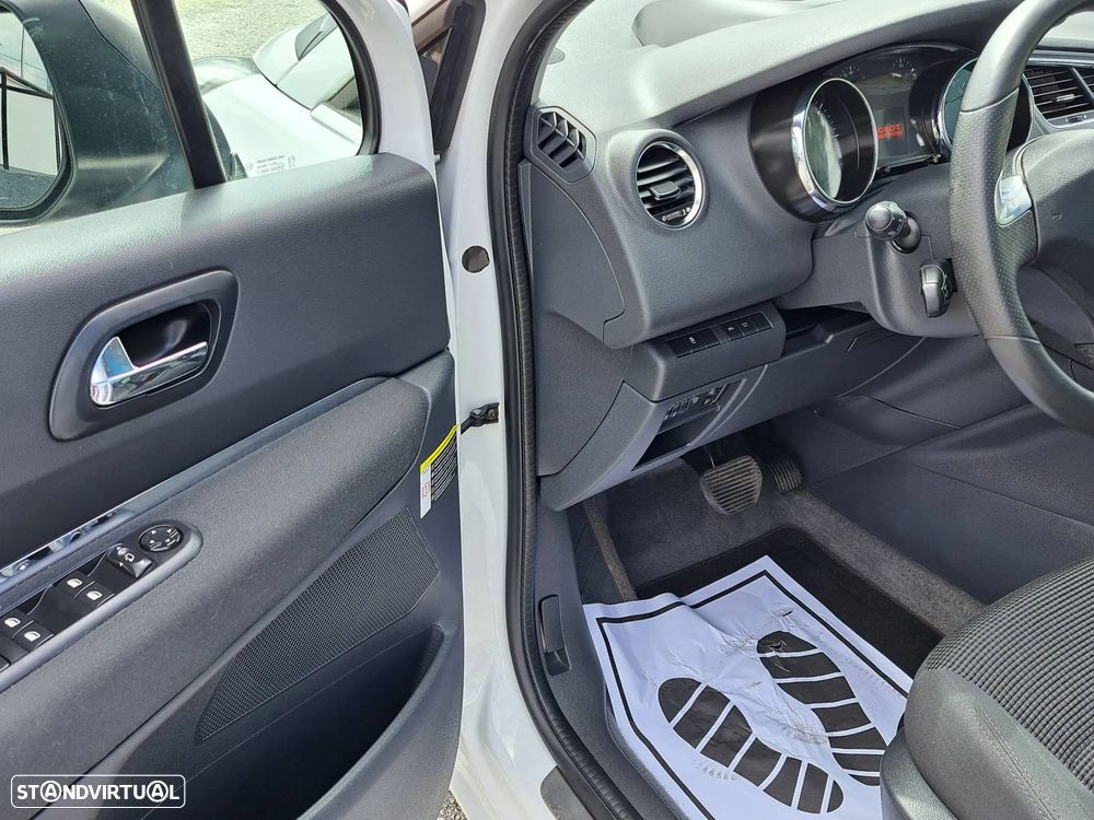 Peugeot 5008 1.6 BlueHDi Allure EAT6 - 18