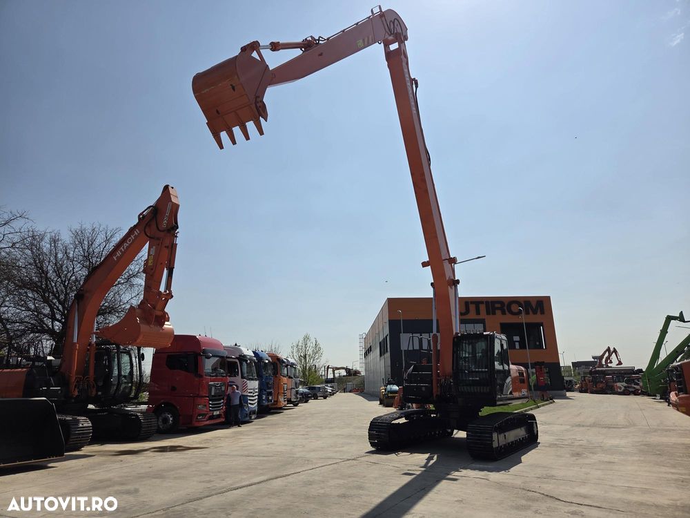 Hitachi SET BRATE LUNGI NOI 18m, cupa 0,9mc, 2019, 6.017h, gresare automata, latime 3,19m, 3 pompe hidr Hitachi, camera spate, camera laterala, consum mediu 13l/h, motor Isuzu 190CP, JAPONIA, doar 377h deplasare lant 80% ok, leasing 3 ani-PROMOTIE 131.900Eur - 21