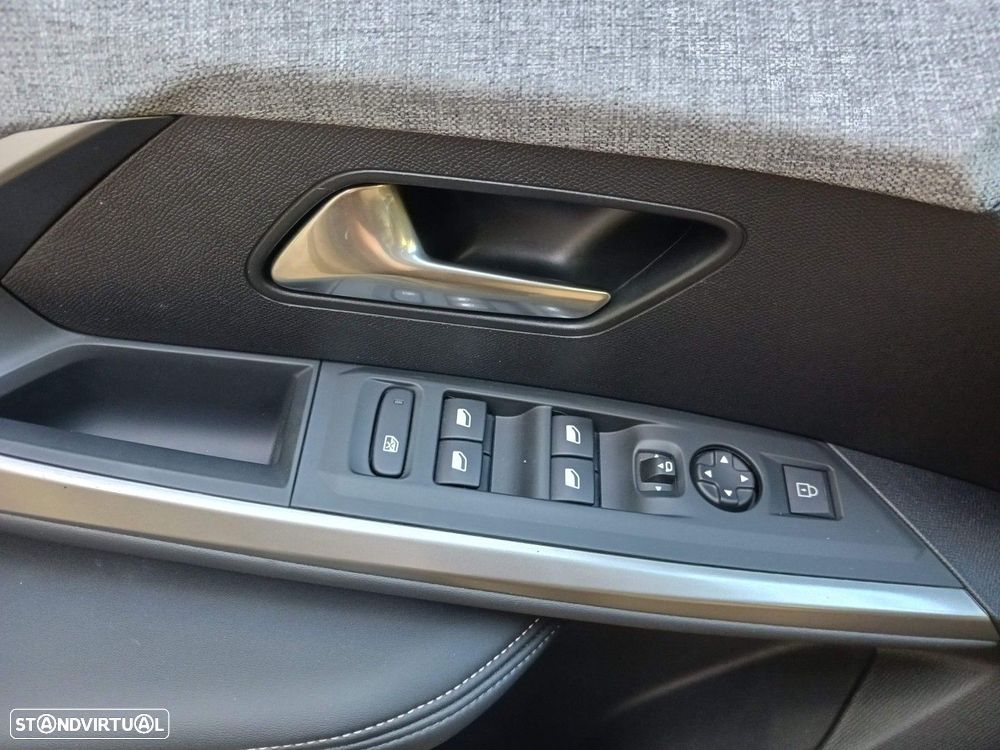 Peugeot 3008 1.2 Hybrid Allure Pack e-DCS6 - 25