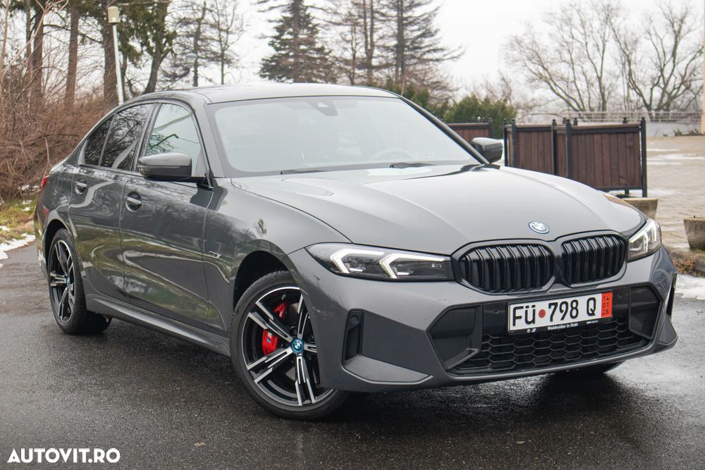 BMW Seria 3 330e Aut. M Sport - 36