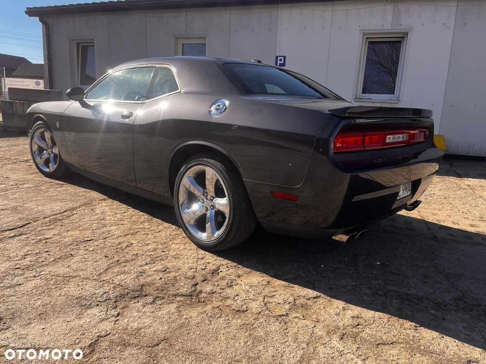 Dodge Challenger - 6