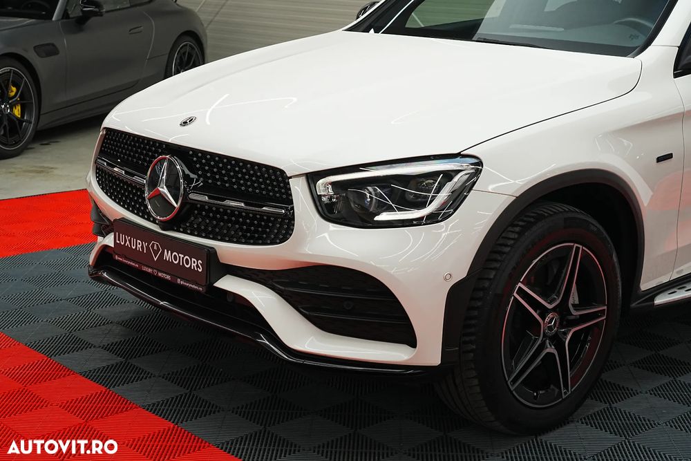Mercedes-Benz GLC Coupe 300 e 4Matic 9G-TRONIC AMG Line - 17