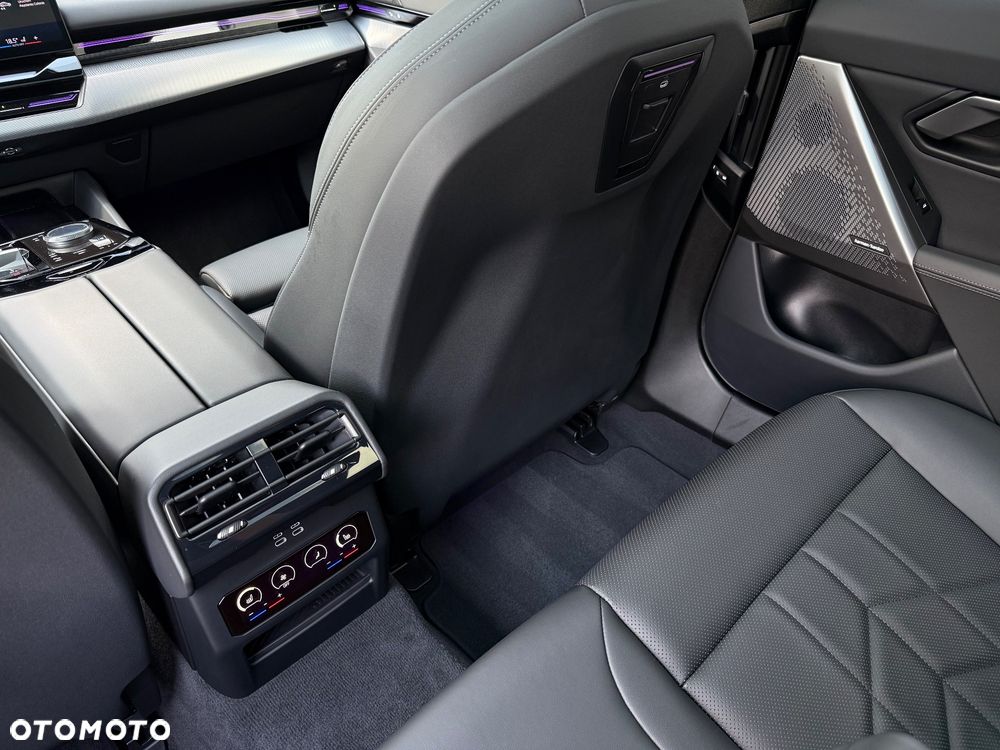 BMW Seria 5 520d xDrive - 15