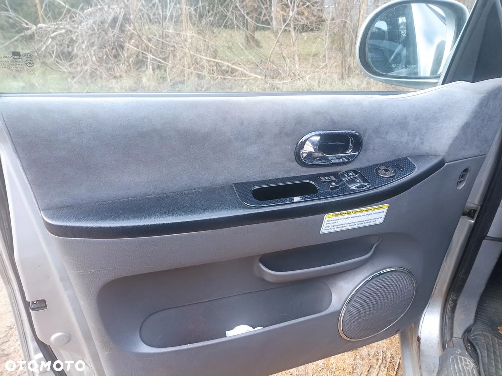 Kia Carnival CRDi Skyline - 4