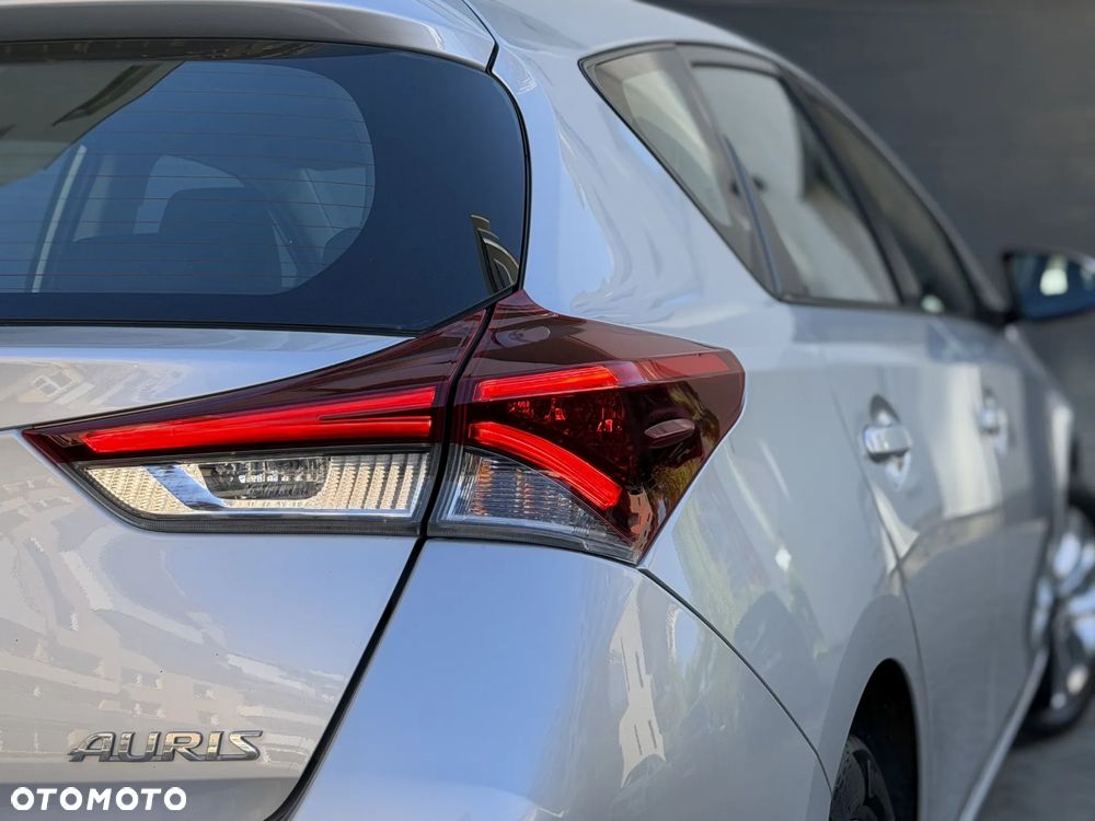Toyota Auris - 16
