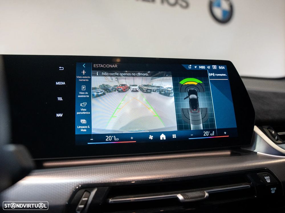 BMW iX2 eDrive20 Pack Desportivo M - 14