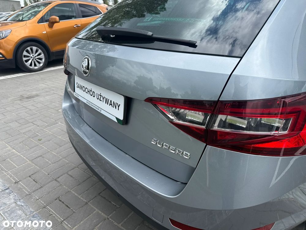 Skoda Superb 2.0 TDI Style DSG - 12