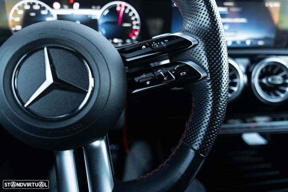 Mercedes-Benz A 250 e AMG Line - 17