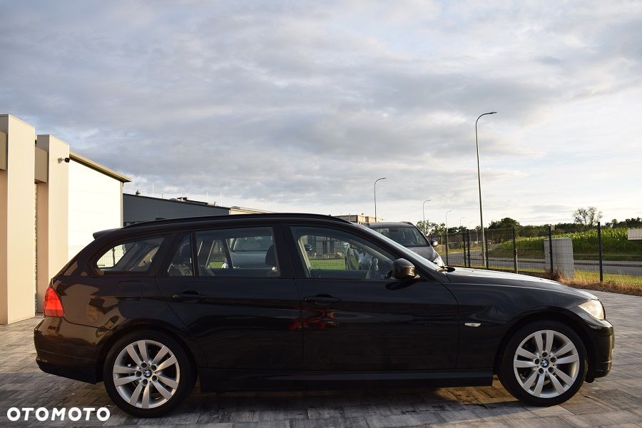 BMW Seria 3 318d DPF Edition Lifestyle - 20