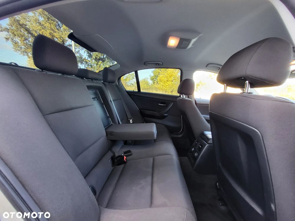 BMW Seria 3 - 16