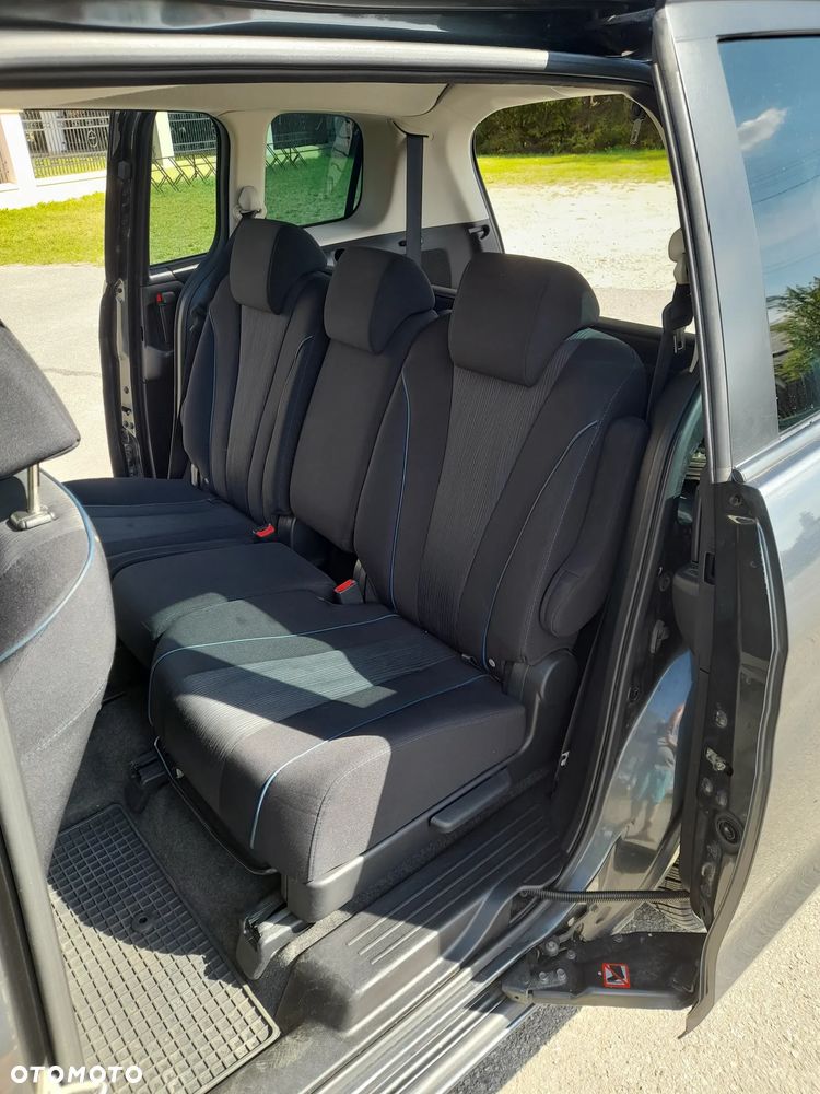 Mazda 5 - 8