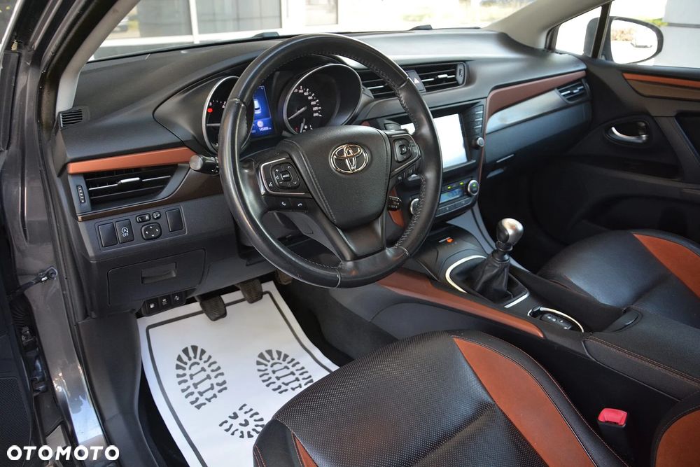 Toyota Avensis 2.0 D-4D Prestige - 8