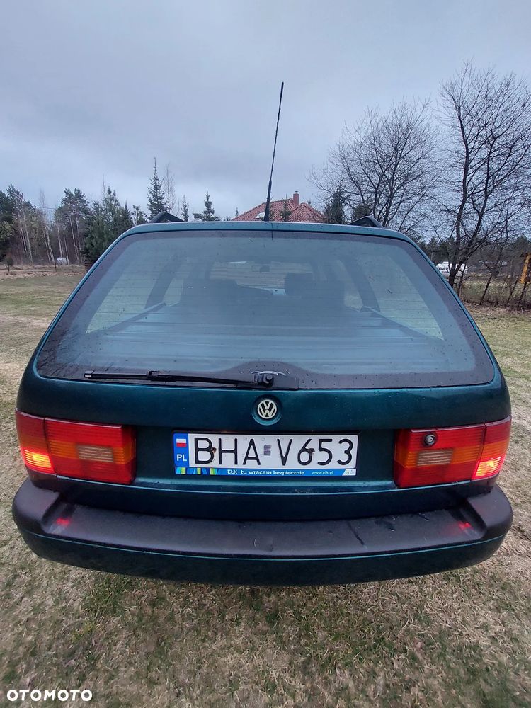 Volkswagen Passat 1.9 TD CL - 5