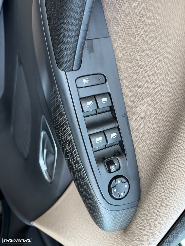 Citroën C4 Grand Picasso 1.6 e-HDi Collection ETG6 J17 - 30