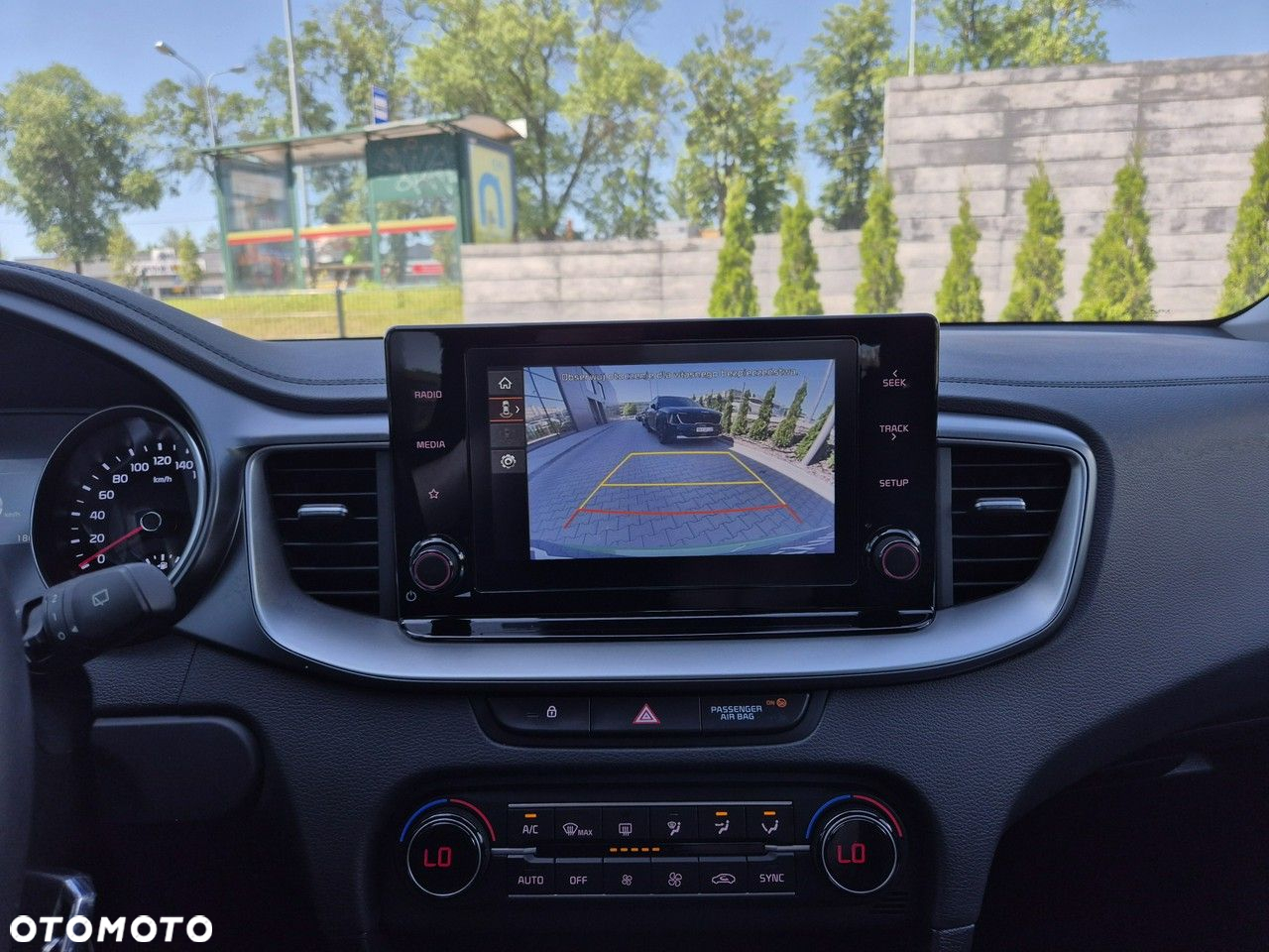 Kia XCeed - 27