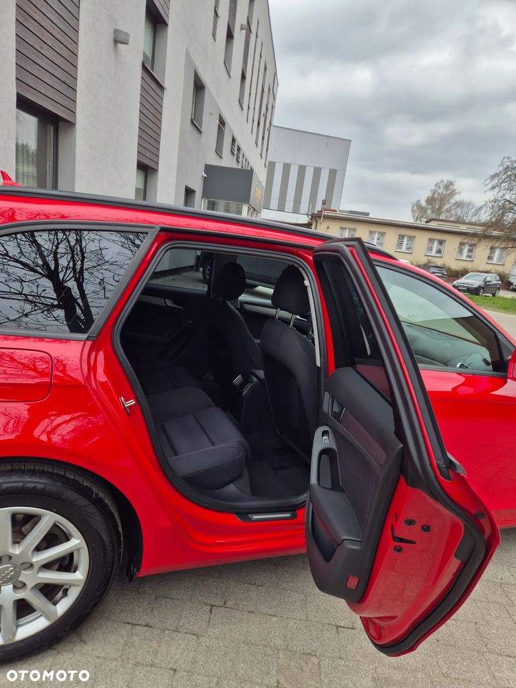 Audi A4 Avant 2.0 TDI DPF clean diesel multitronic Attraction - 10