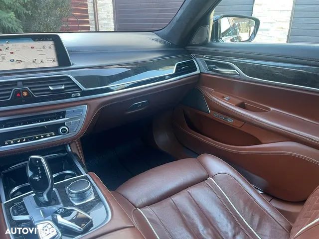 BMW Seria 7 750i xDrive - 25