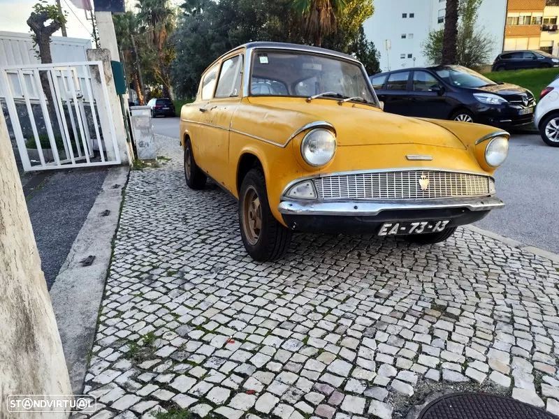 Ford Anglia - 18