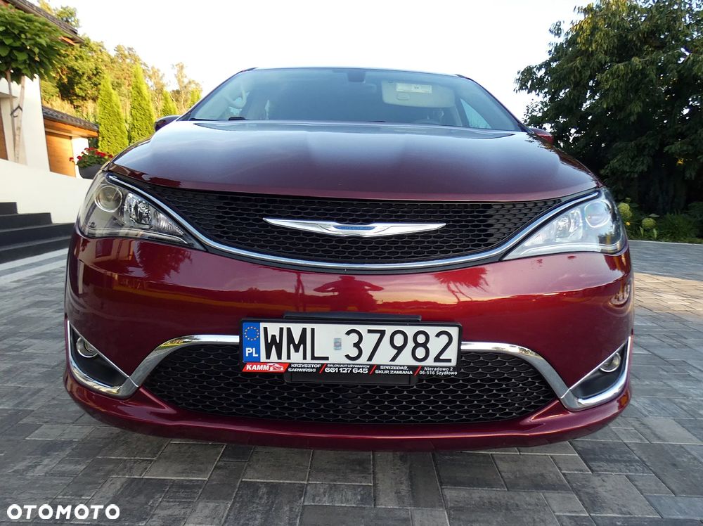 Chrysler Pacifica - 18