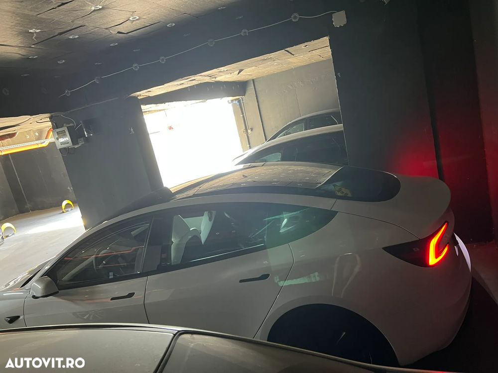Tesla Model 3 RWD - 10