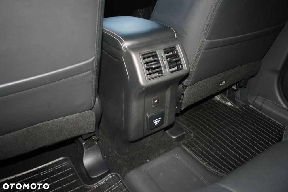 Mitsubishi Outlander - 20