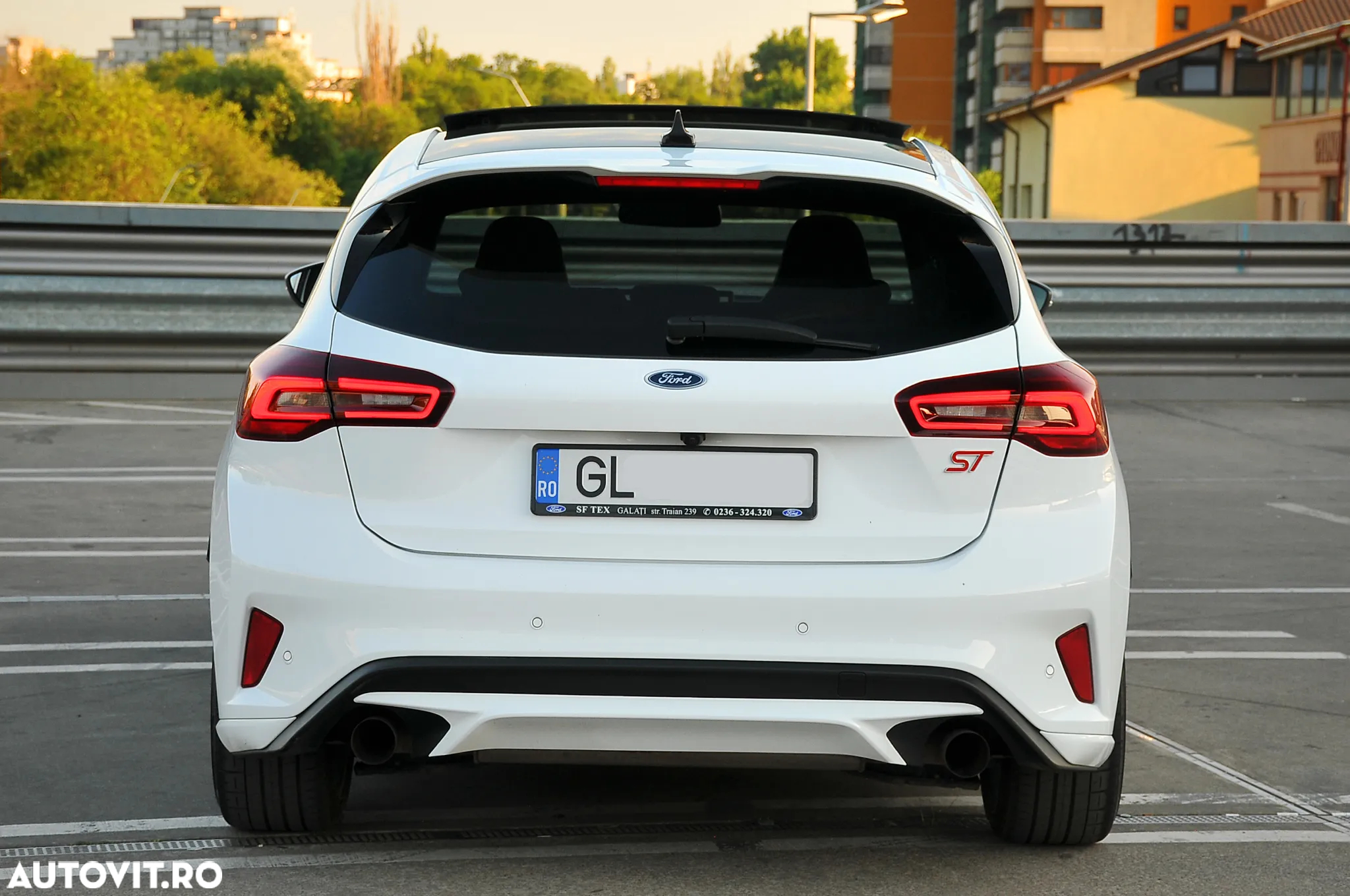 Ford Focus 2.3 EcoBoost S&S Aut. ST - 9