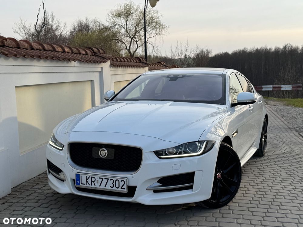 Jaguar XE - 3