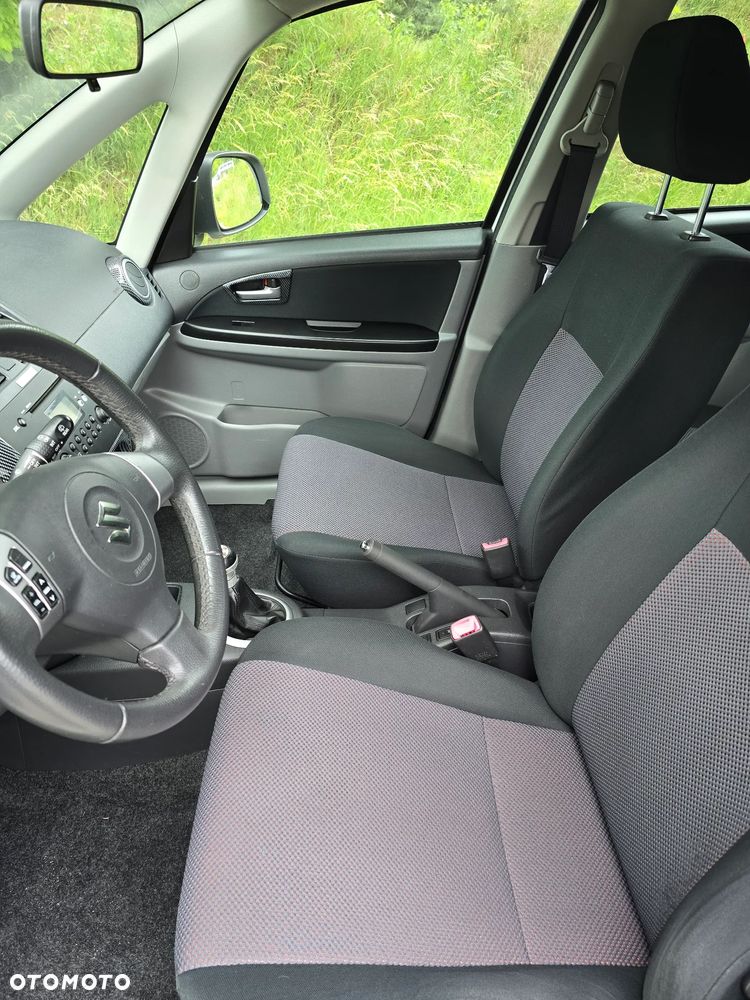 Suzuki SX4 1.6 GS / Premium - 12
