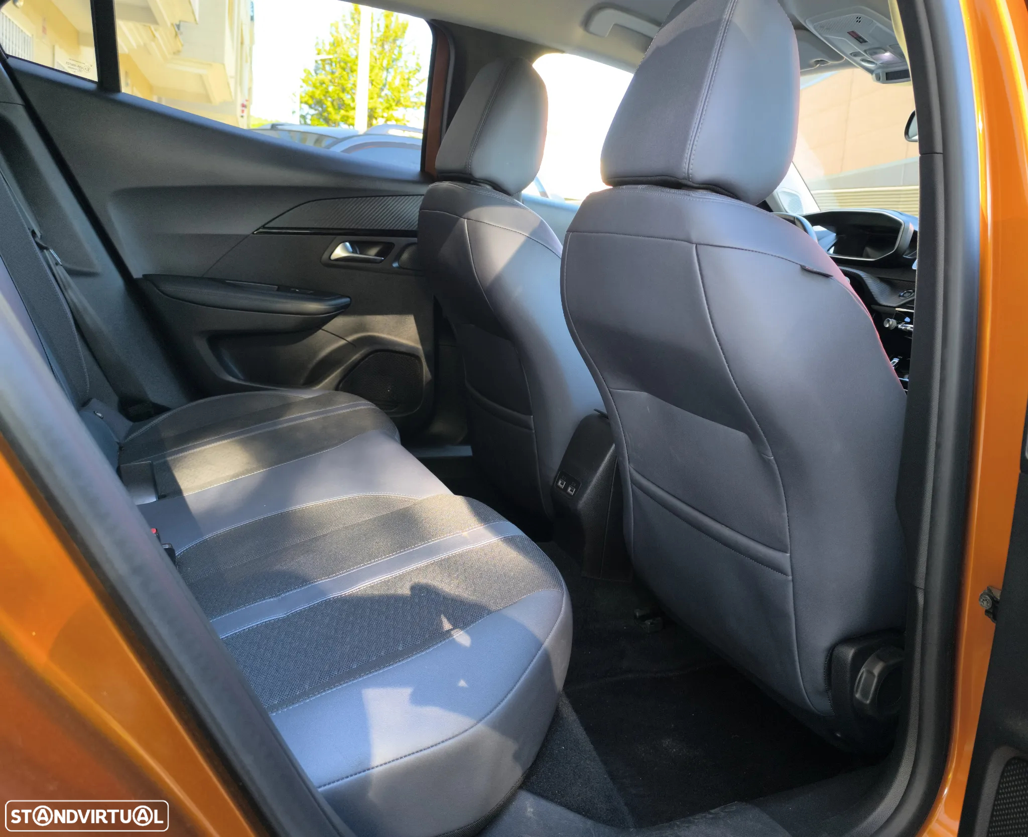 Peugeot 2008 1.2 PureTech Allure - 5