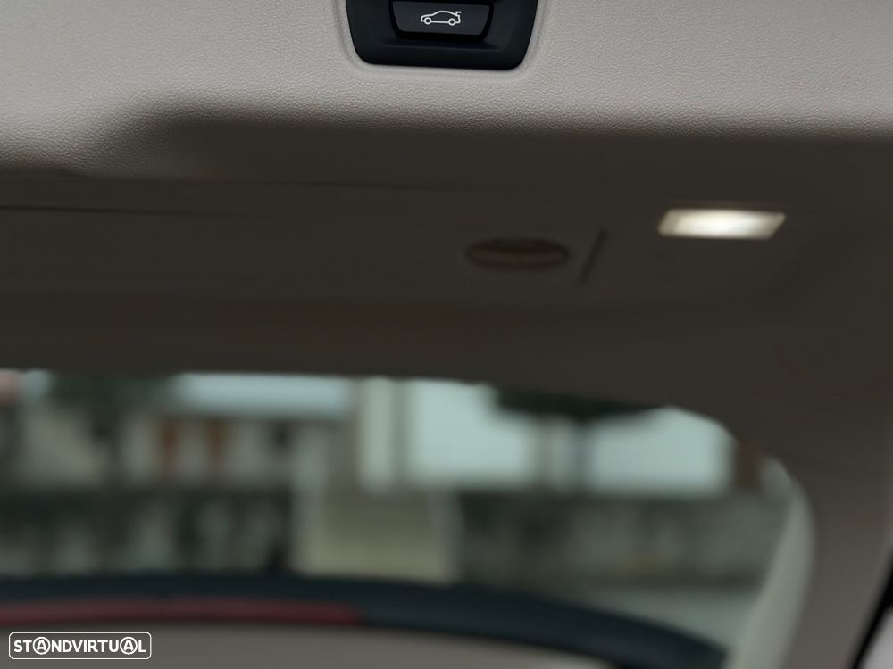 BMW 330 e Aut. Luxury Line - 38