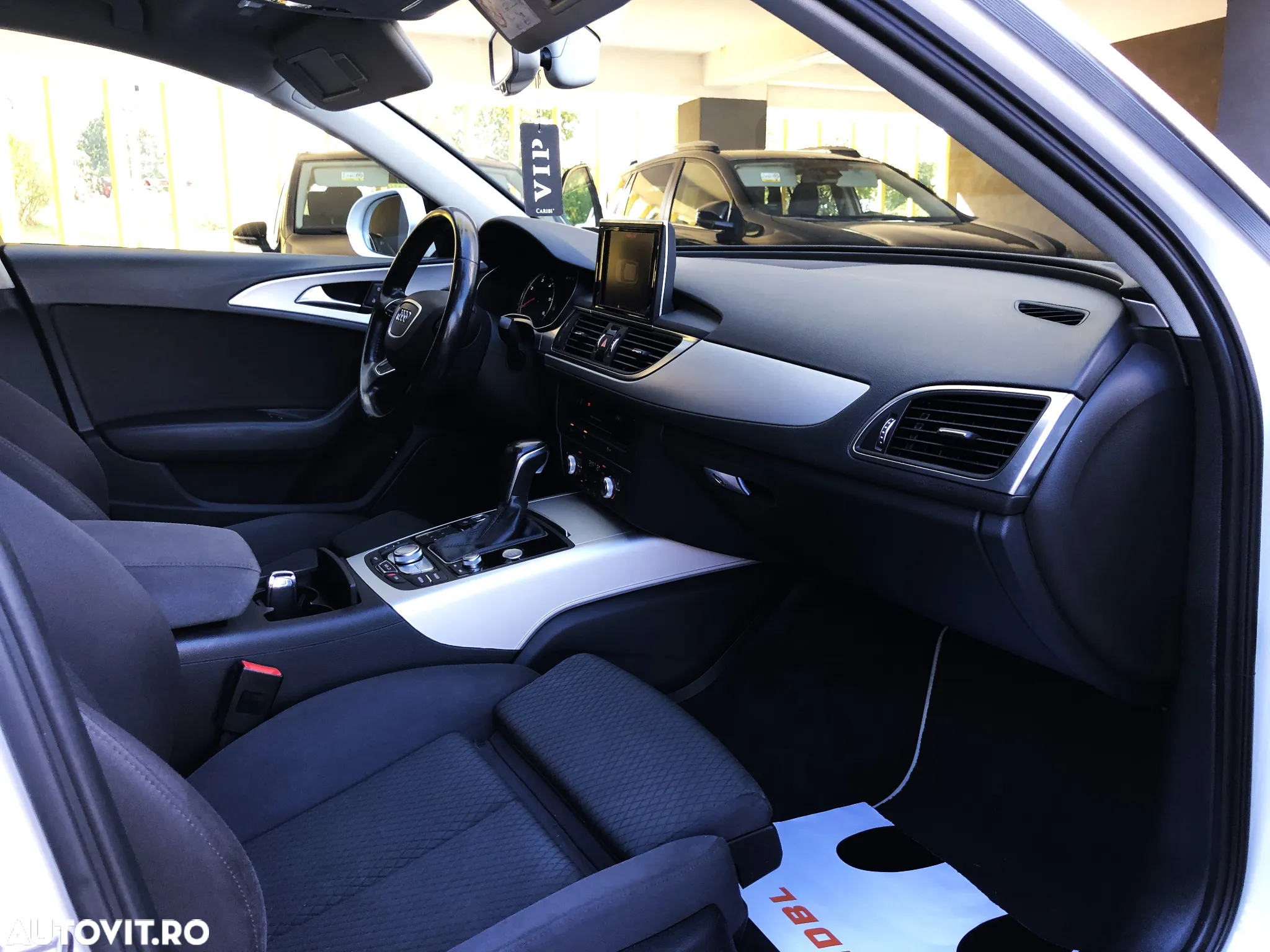 Audi A6 Avant 2.0 TDI Ultra S tronic - 13