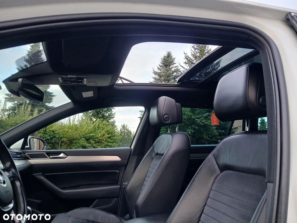 Volkswagen Passat 1.6 TDI SCR DSG - 16