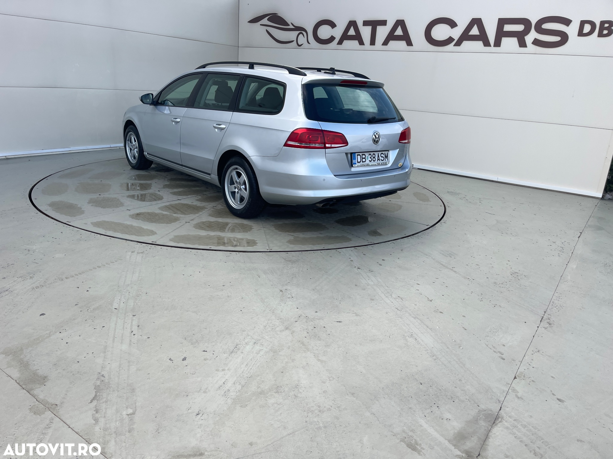 Volkswagen Passat 2.0 TDI BlueMotion Tehnology DSG Trendline - 11