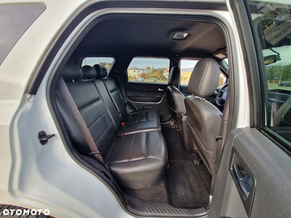 Ford Escape 3.0 XLT 4WD - 11