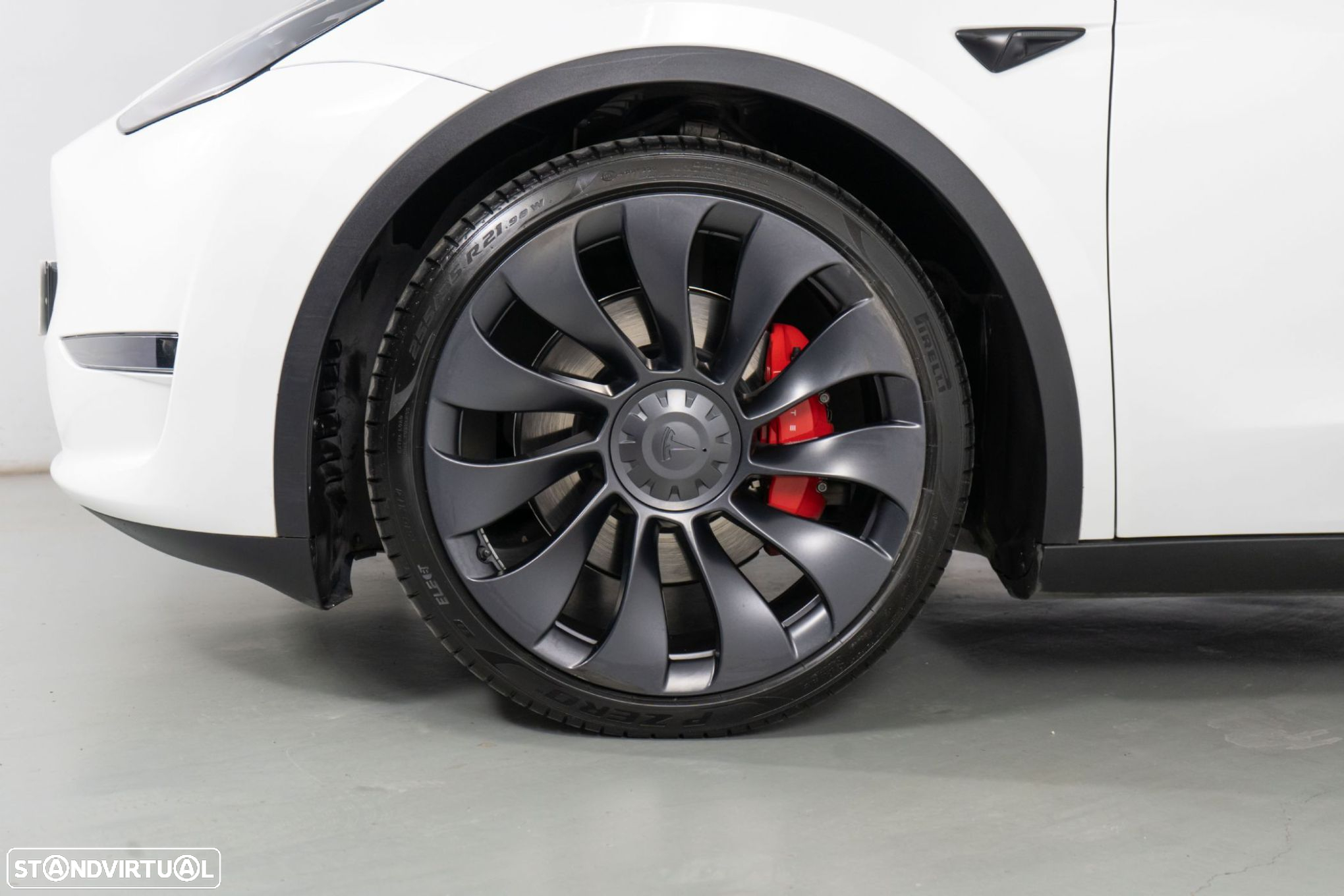 Tesla Model Y Performance Tração Integral - 17