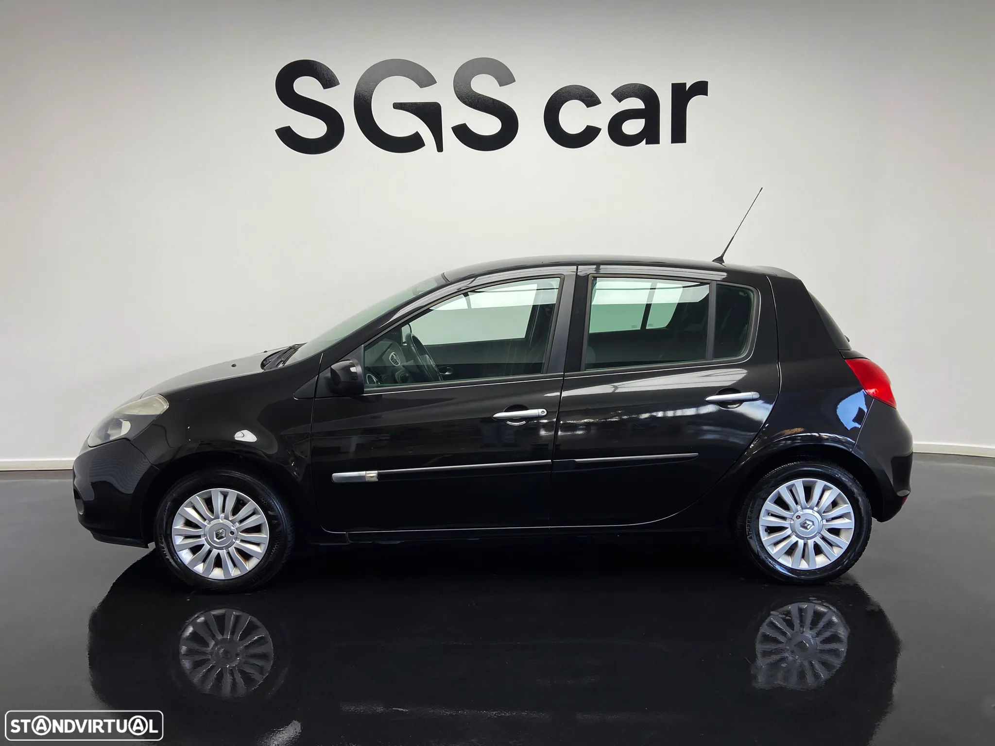 Renault Clio 1.2 16V Dynamique S - 2