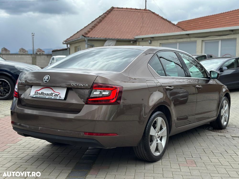 Skoda Octavia 2.0 TDI DSG Style - 4