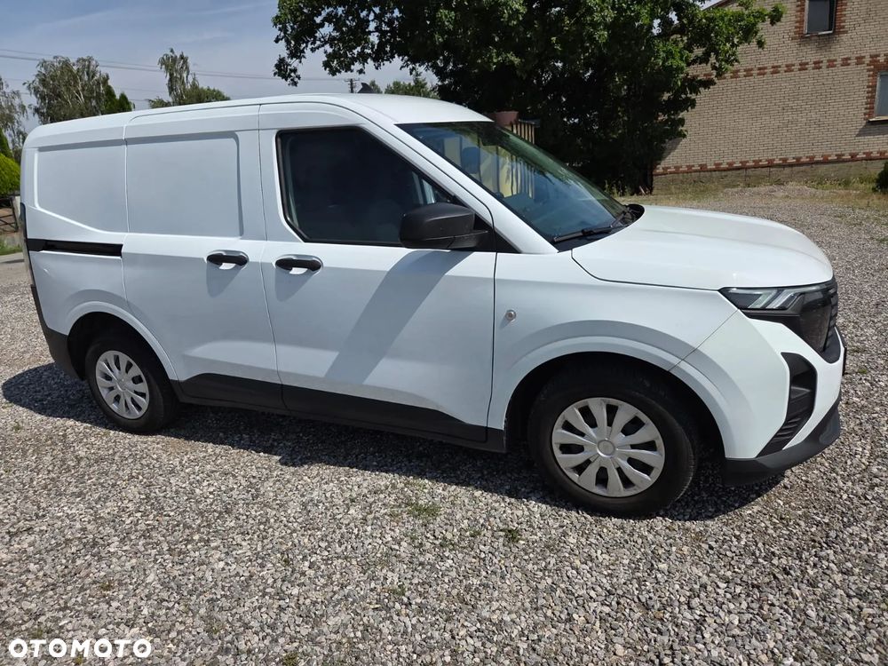 Ford Transit Courier - 15