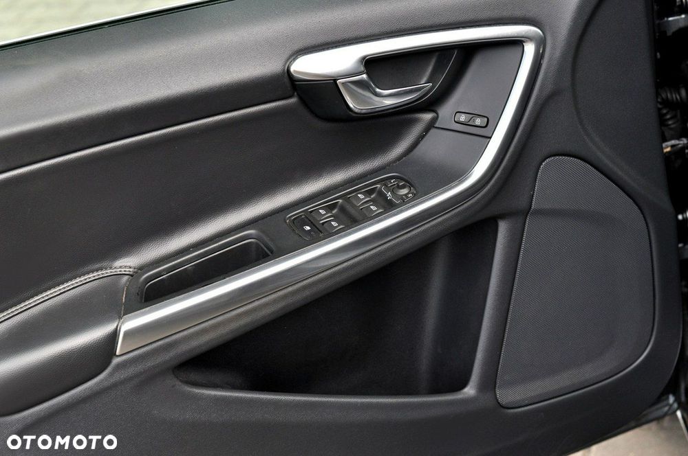 Volvo V60 D2 Momentum - 5