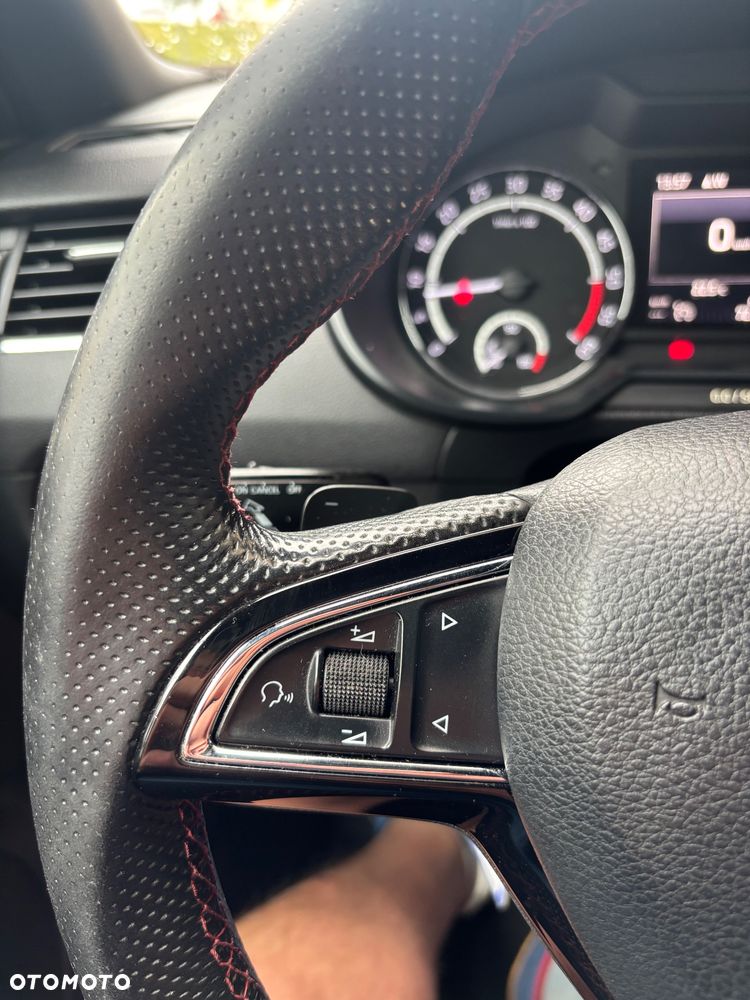 Skoda Octavia 2.0 TDI DSG RS - 11