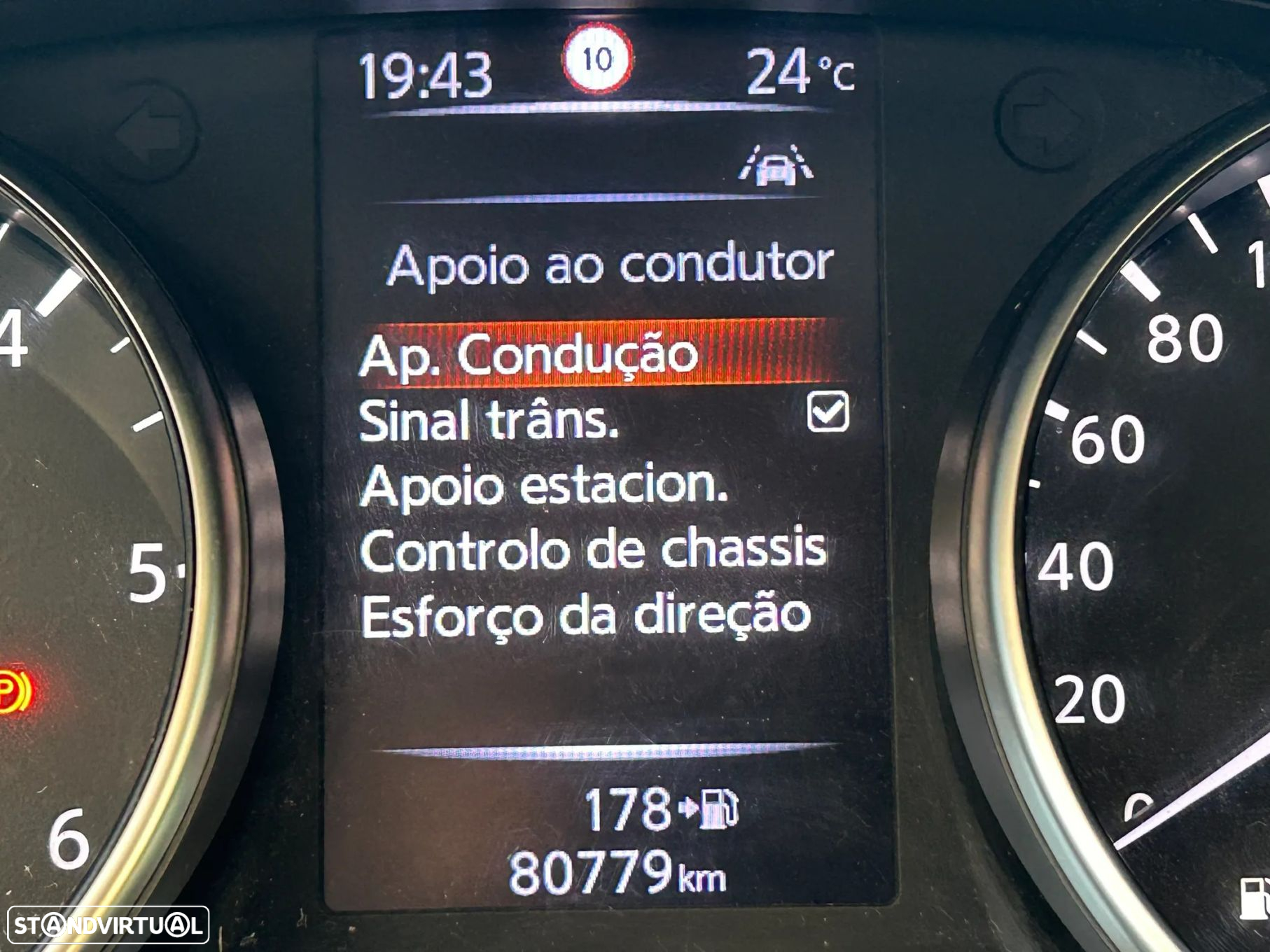 Nissan Qashqai 1.5 dCi N-Connecta J18 - 22