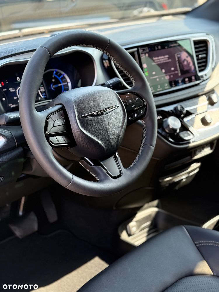 Chrysler Pacifica - 20