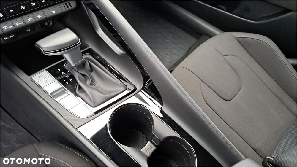 Hyundai Elantra - 15